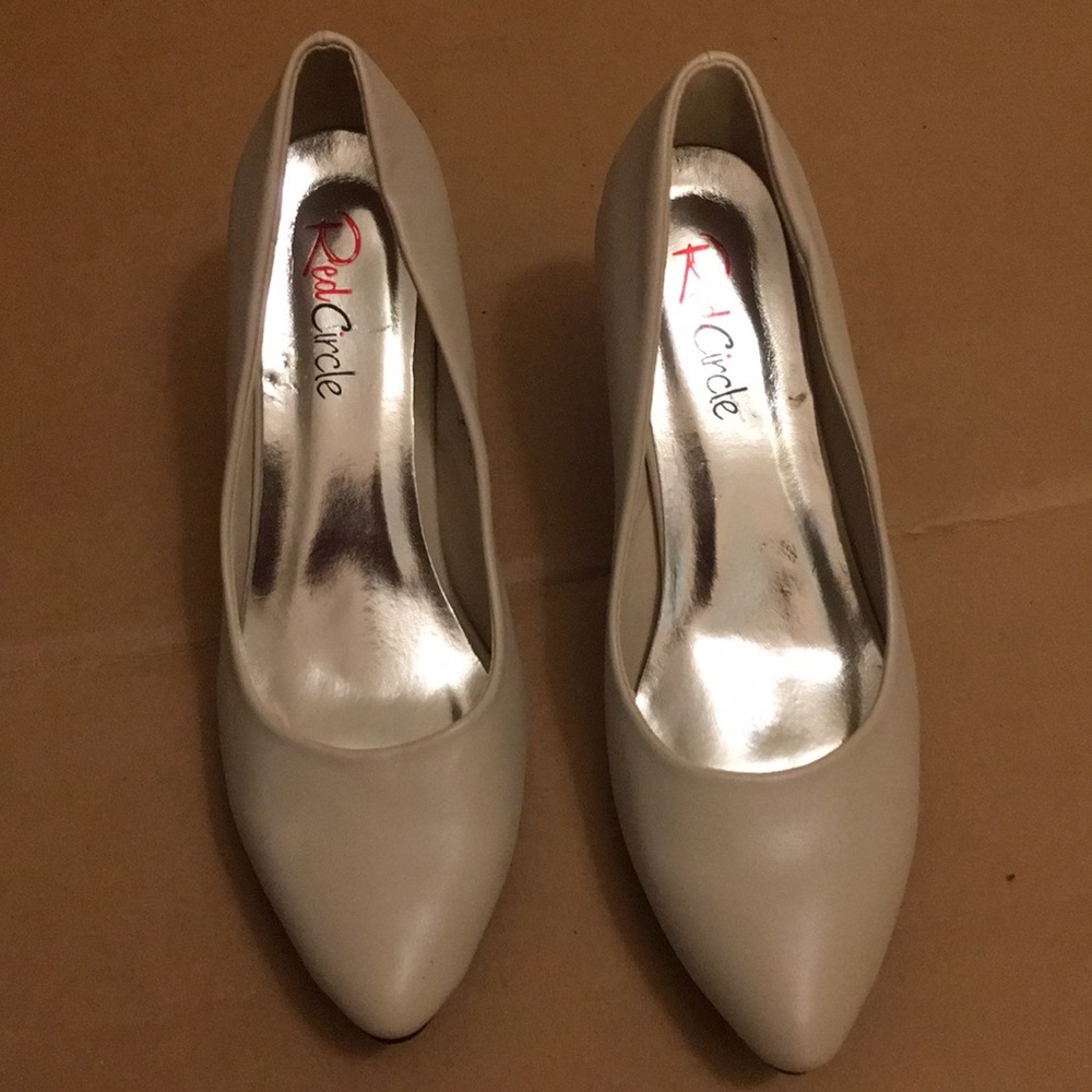 Red Circle Nude Pumps